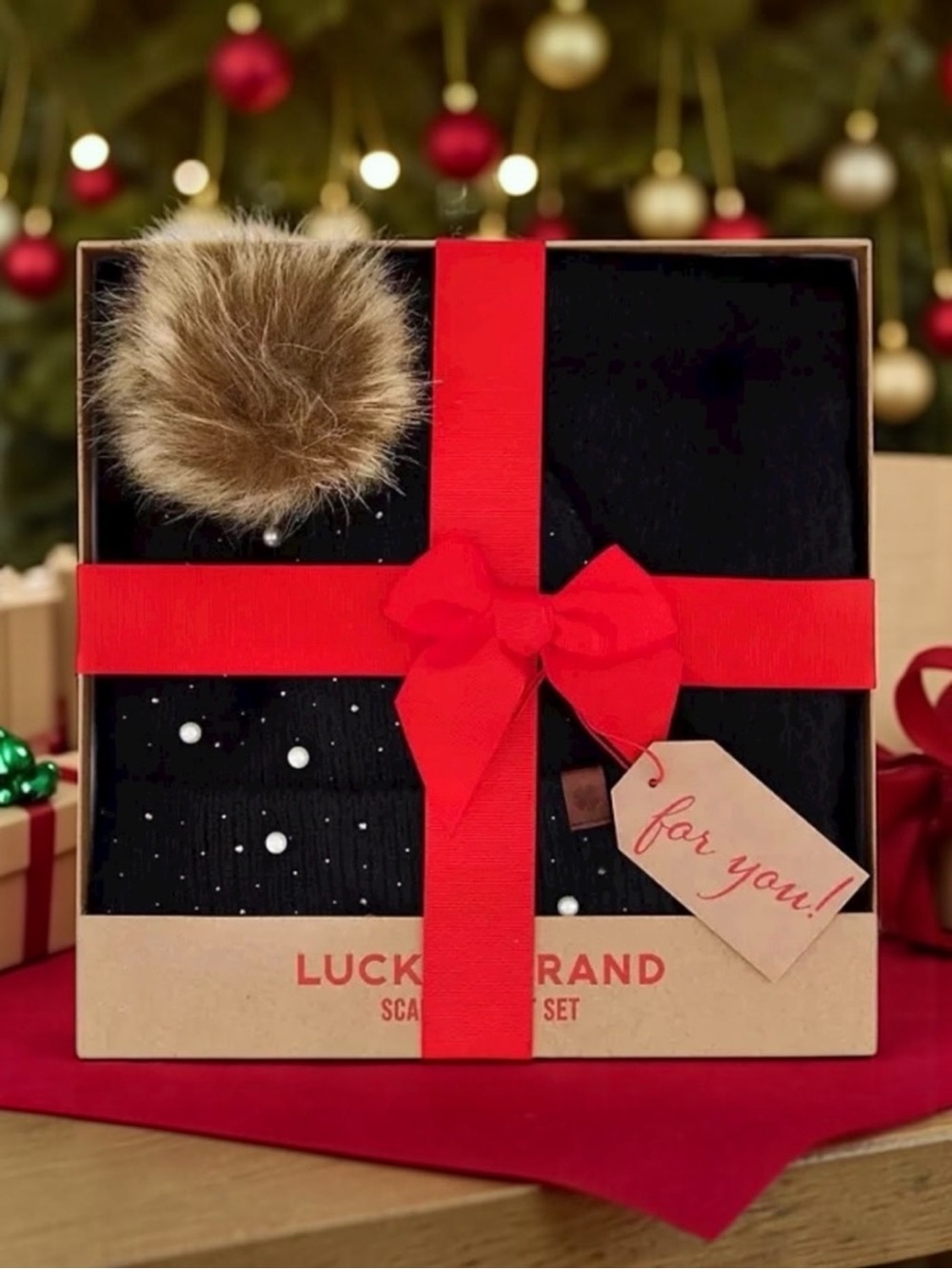 NEW LUCKY BRAND - WOMEN’S MATCHING HAT & SCARF GIFT SET!